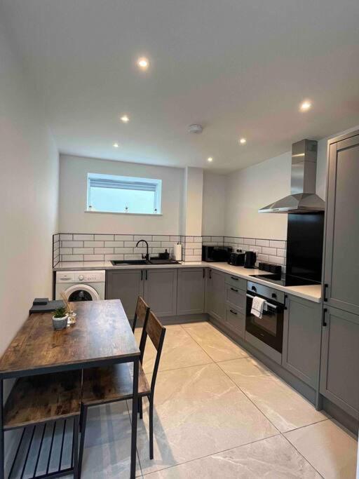 Entire Property In Downham Market, Serviced Accomodation Apartment Luaran gambar