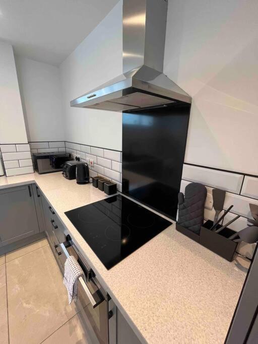 Entire Property In Downham Market, Serviced Accomodation Apartment Luaran gambar