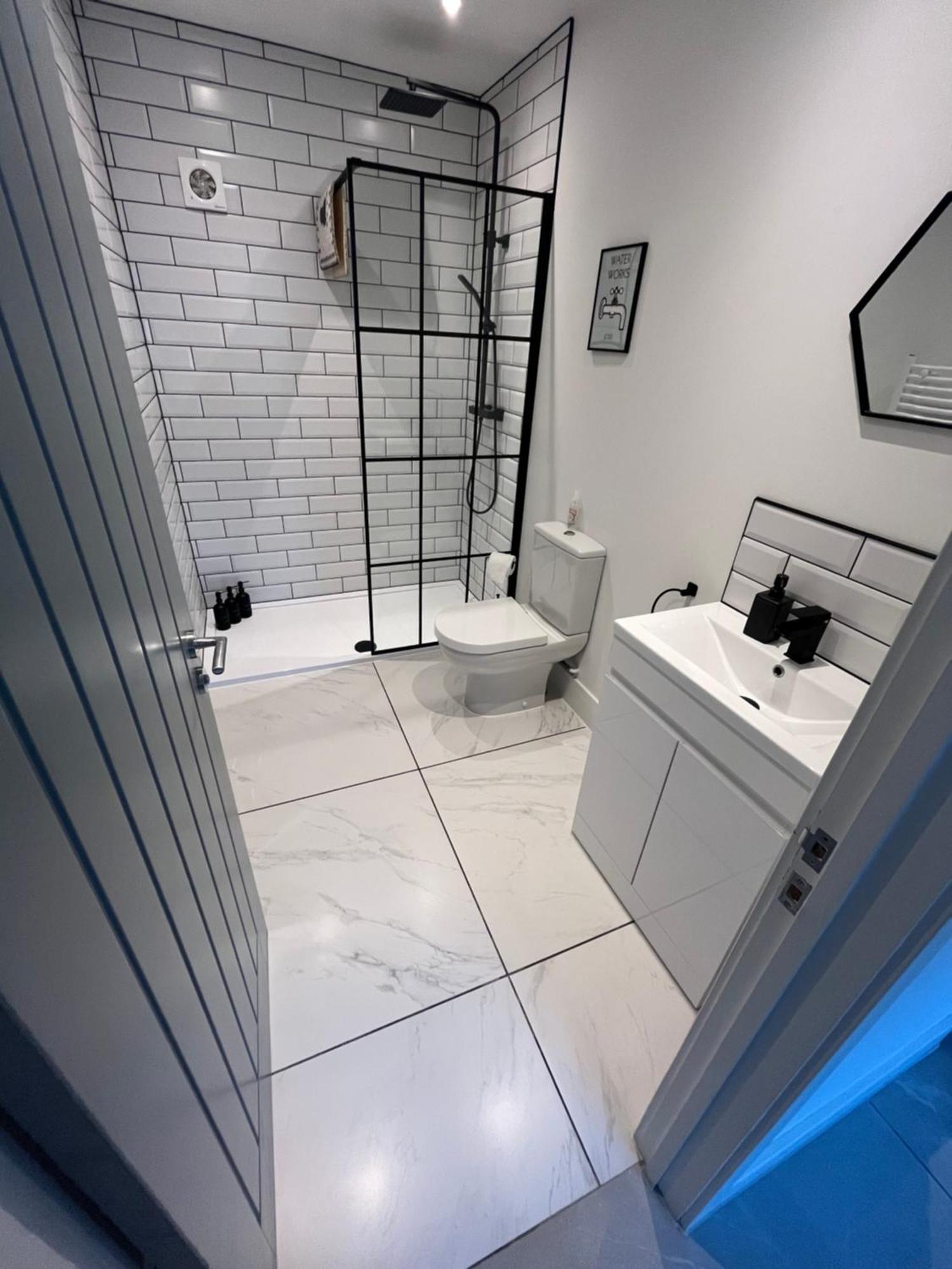 Entire Property In Downham Market, Serviced Accomodation Apartment Luaran gambar